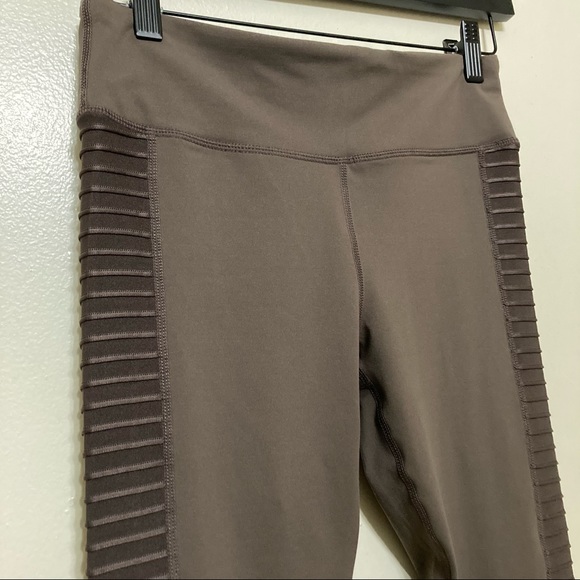 Mono B athletic leggings size Small - Picture 3 of 7